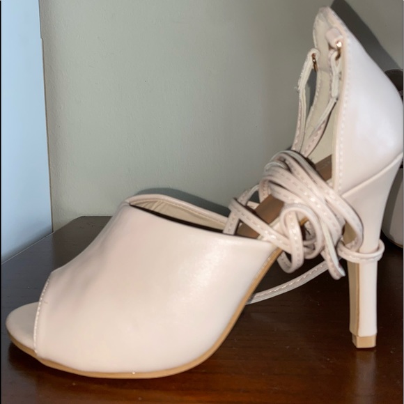 🌼Ardene - Faux Suede Cream Heels - Picture 7 of 9